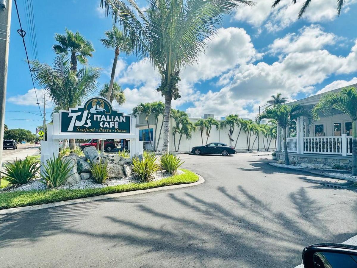 Blue Water Beachside Villa 6 Clearwater Beach Exterior photo